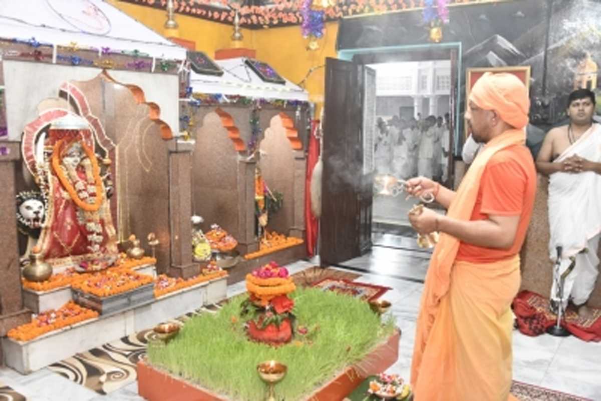 मुख्यमंत्री योगी ने की मां महागौरी व मां सिद्धिदात्री की आराधना